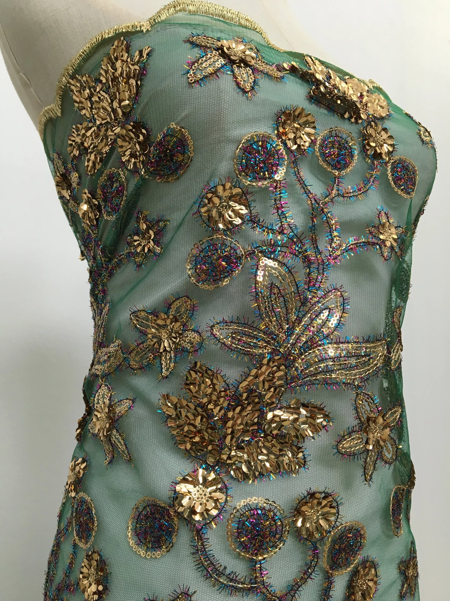 Kalume high-quality African lace fabric with sequins in rich mesh texture, perfect for luxury party and wedding dresses.