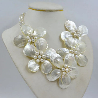 Sophisticated wedding necklace embodying a trendy shell flower design, crafted with high-quality copper and adorned with sparkling crystals.