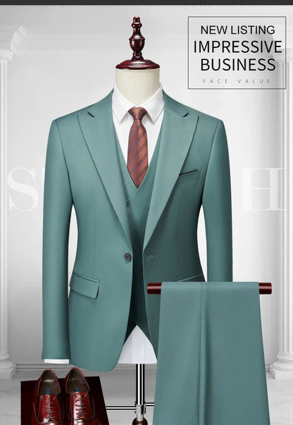 Men's elegant groom wedding blazer, featuring a distinguished single-breasted closure and flat front style, perfect for upscale events.