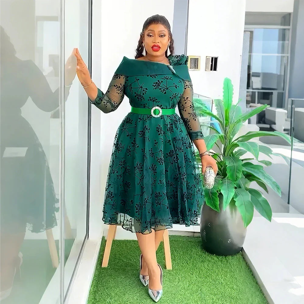 Elegant plus size African maxi dress for women, featuring a vibrant Muslim print, perfect for evening parties or special occasions.