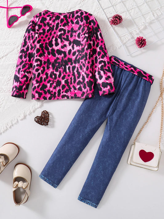 Elegant girls 2-piece fashion set featuring a pink leopard print knit long sleeve top, perfect for autumn, paired with dark blue slim pants, tailored for ages 4-6 years.