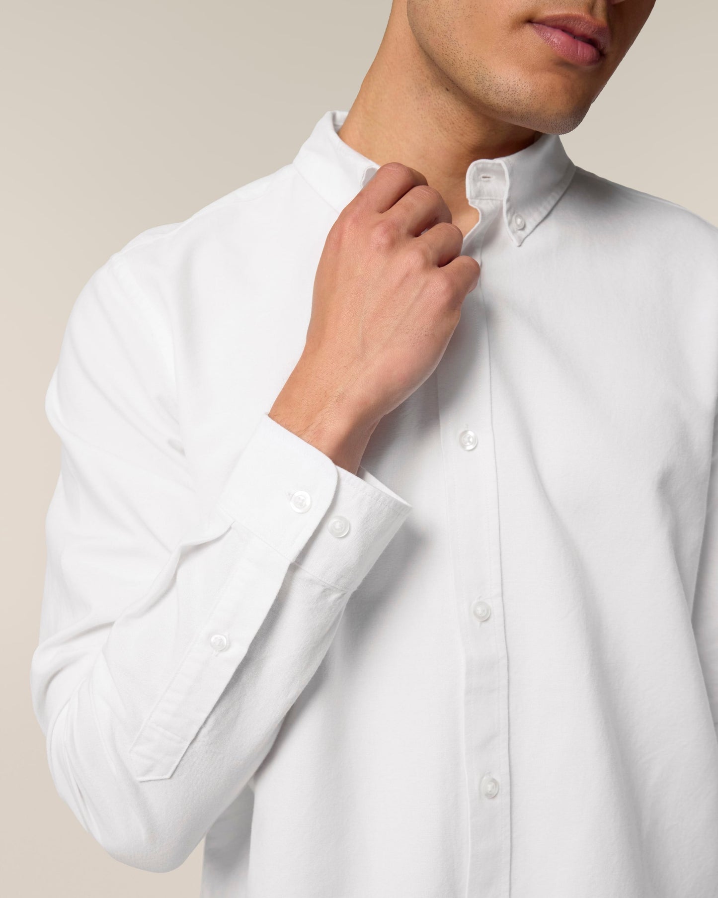 Versatile styling options for the Men's Organic Cotton Oxford Long Sleeve Shirt, perfect for both casual outings and formal settings.