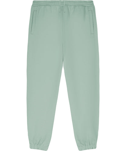 Stylish display of unisex sweatpants featuring a relaxed fit, ideal for year-round comfort and casual elegance.