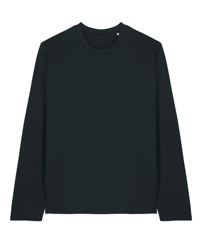 Luxury organic cotton long sleeve t-shirt for men in medium fit, emphasising comfort and style.