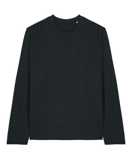 Luxury organic cotton long sleeve t-shirt for men in medium fit, emphasising comfort and style.