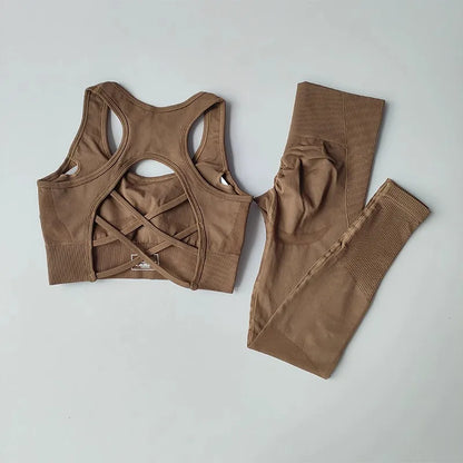 Complete luxury fitness suit featuring seamless high waist leggings and a supportive sports bra, ideal for a chic gym outfit.