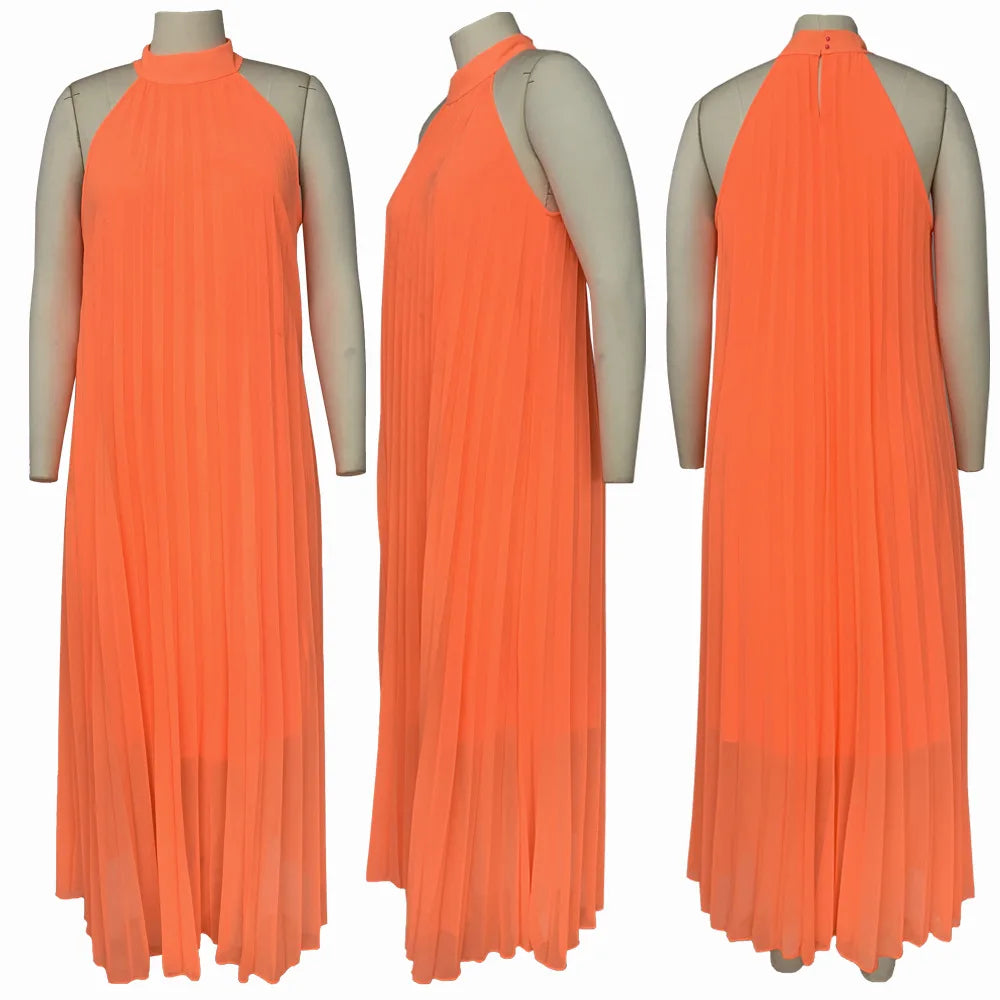 Chic halter A-line maxi dress in a luxurious style, ideal for parties or nightclubs, accentuating curves with a flattering pleated design.