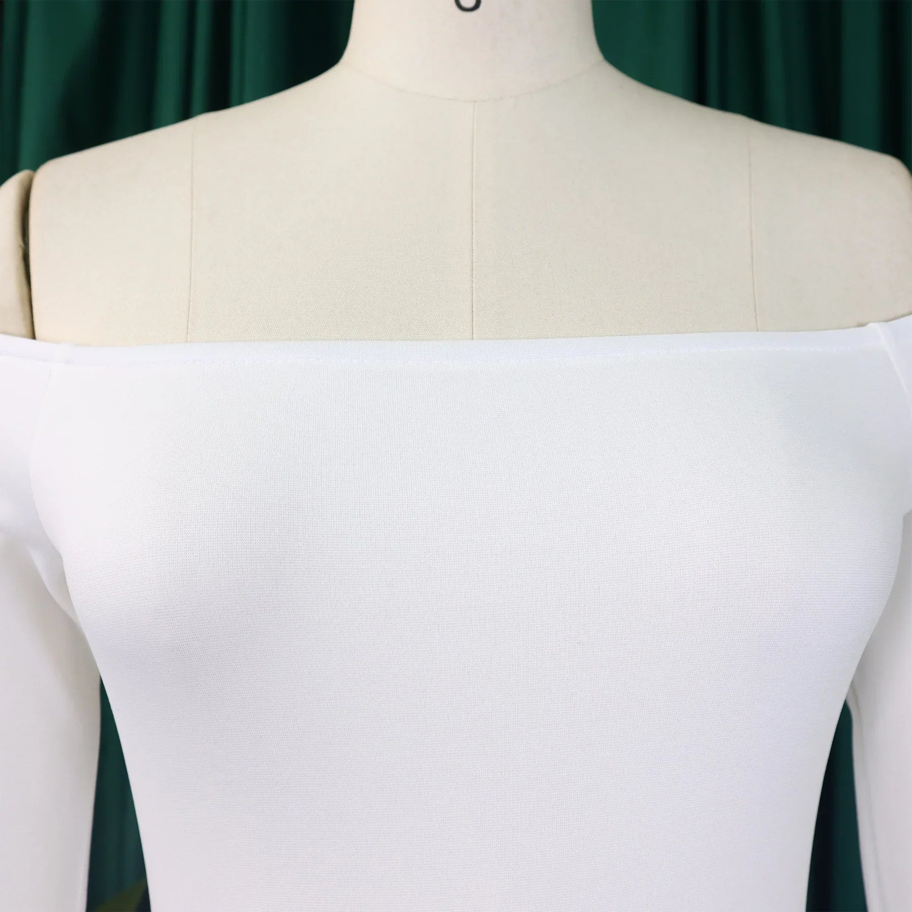 Details of the sleeve style on the FairyShely Plus Size Bodycon Dress, emphasizing its regular fit and luxurious comfort for office wear.