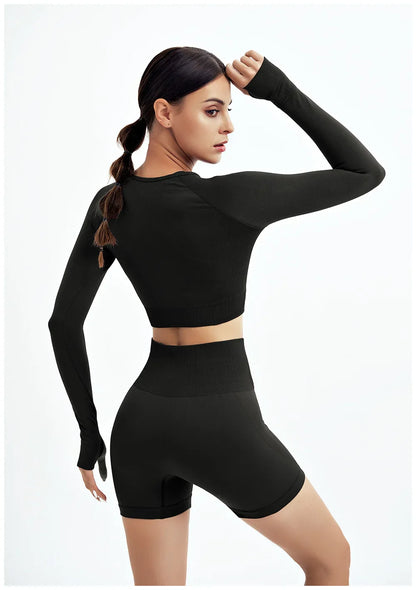 Luxurious WAREBALL seamless yoga set for women in elegant green, showcasing a stylish sports bra and high-quality leggings for an elevated fitness experience.