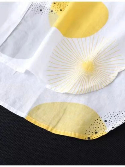 Slightly stretchy women's blouse featuring a trendy print, combining comfort and style effortlessly.