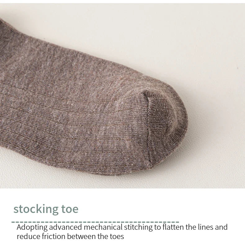 High-quality crew socks for men, designed for winter sports, showcasing elegance in five vibrant colours.