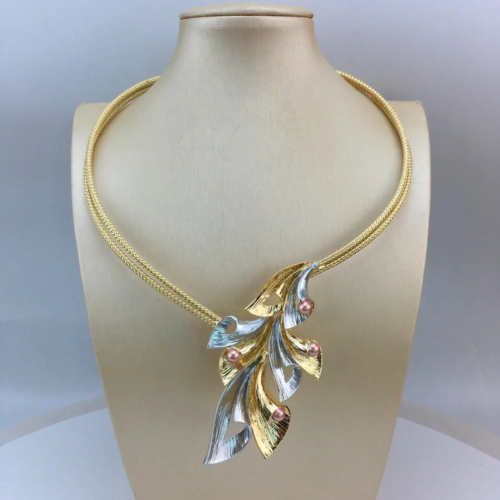 Chic gold-plated bracelet showcasing vibrant colors and refined craftsmanship, part of a luxurious jewelry set for women.