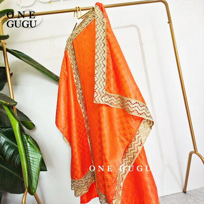 Stylish details of the Plus Size African Dress Set featuring elegant patterns and high-quality fabric, suitable for modern women.