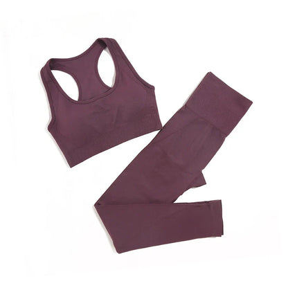 Chic WAREBALL yoga ensemble in rich wine colour, combining a seamless sports bra with high-waisted leggings for an effortlessly sophisticated workout look.