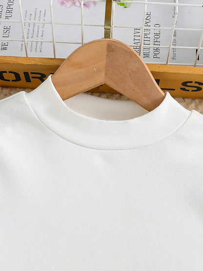 Beautifully crafted girls' ceremonial dress set, consisting of a classic crew neck shirt paired with a fashionable plaid skirt, suitable for ages 4-6 years.