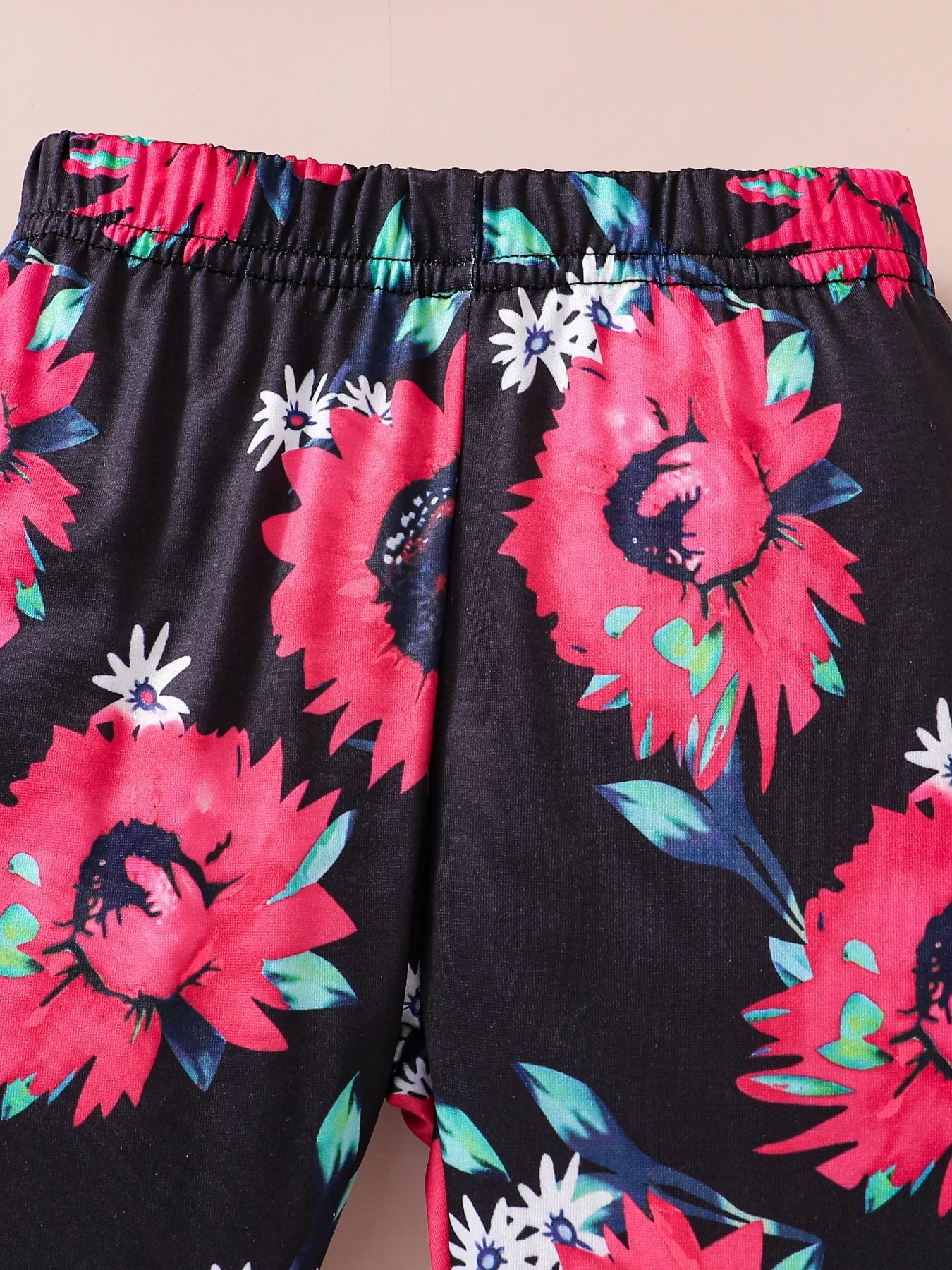 Elegant girls' spring fashion 2-piece casual set featuring a solid flared sleeve top paired with stylish printed leggings, designed for ages 4-6 years.