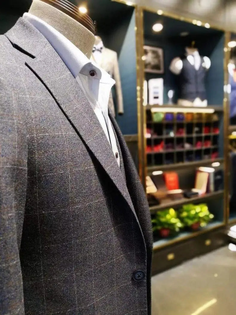 Elegant Italian slim fit business suit for men, ideal for weddings and formal occasions, showcasing luxurious tailoring in sizes M to 5XL.