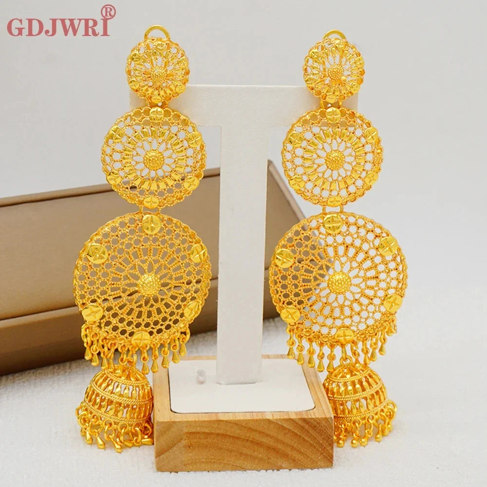 Luxurious geometric long tassel earrings in gold colour, crafted from high-quality copper, perfect for weddings and elegant parties.