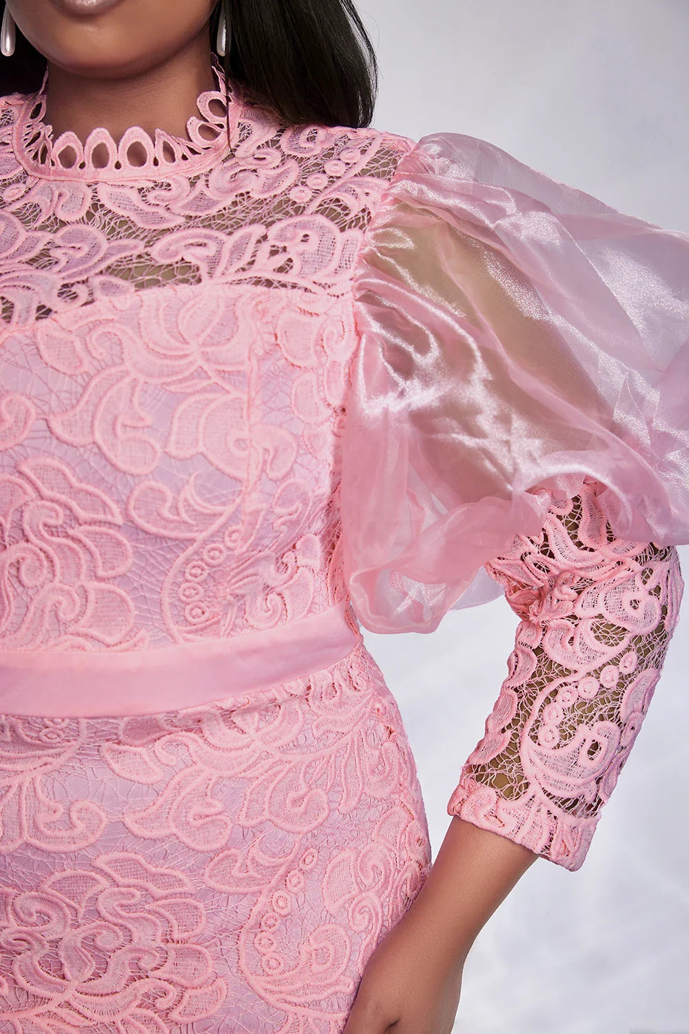 Elegant women's plus size midi dress featuring delicate pink lace and whimsical puff sleeves, ideal for cocktail occasions, designed for a sophisticated look.