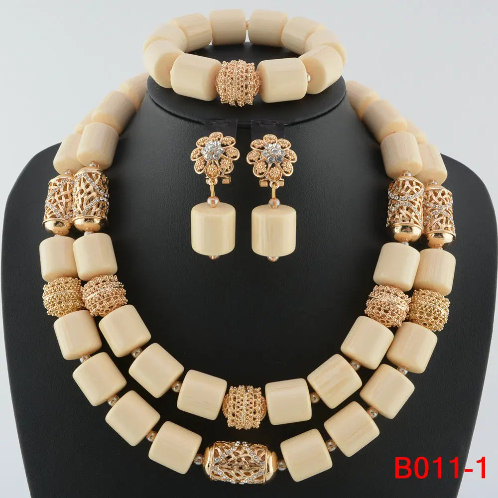 Complete view of the exquisite African wedding jewelry set, including a necklace, earrings, and bracelet, ideal for weddings and special celebrations.