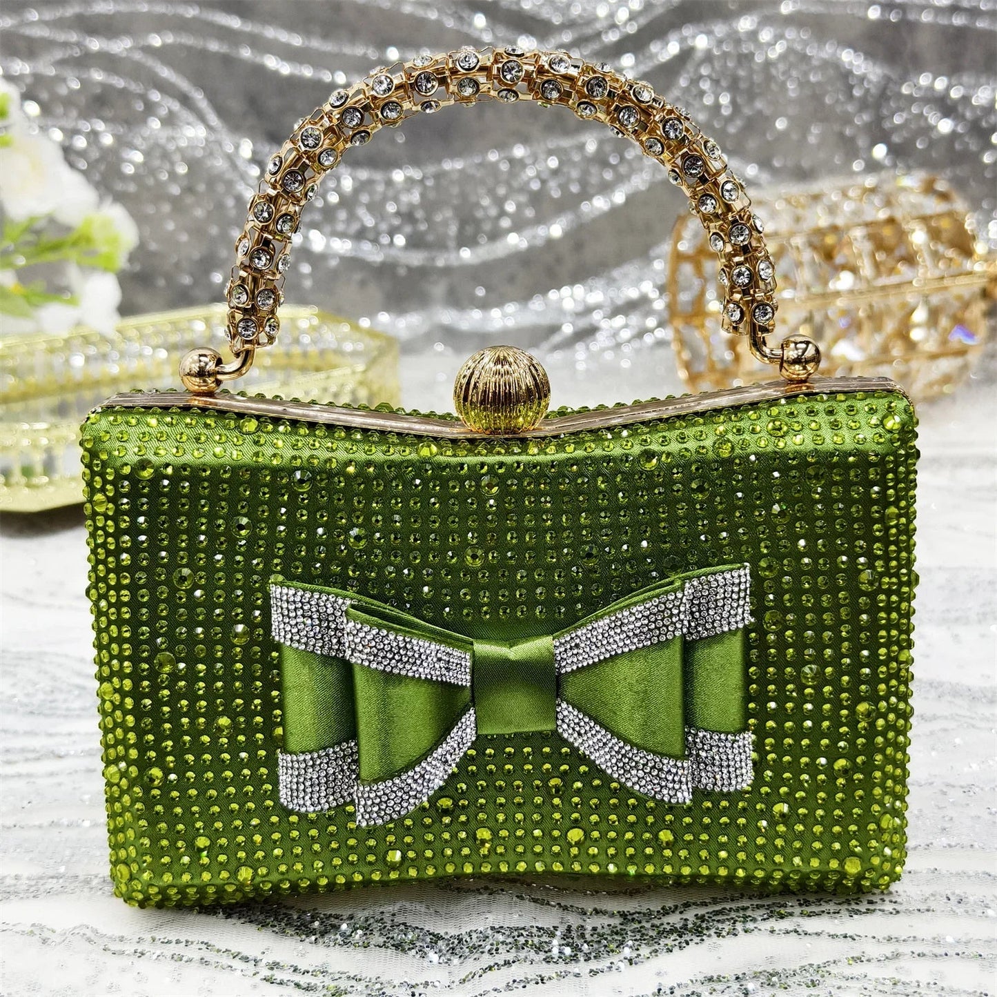 High-quality pointed toe design of elegant women's Italian low heels, suitable for special occasions and summer evenings.