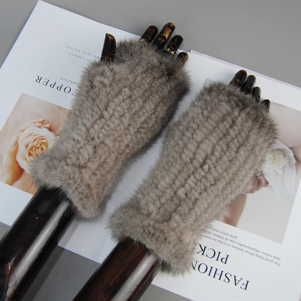 High-quality luxury women's gloves crafted from 100% real mink fur, combining warmth with a stylish aesthetic for everyday wear.