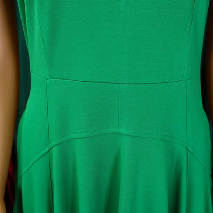 Chic high-waisted pleated dress with a stylish Peter Pan collar, ideal for summer and elegant events.