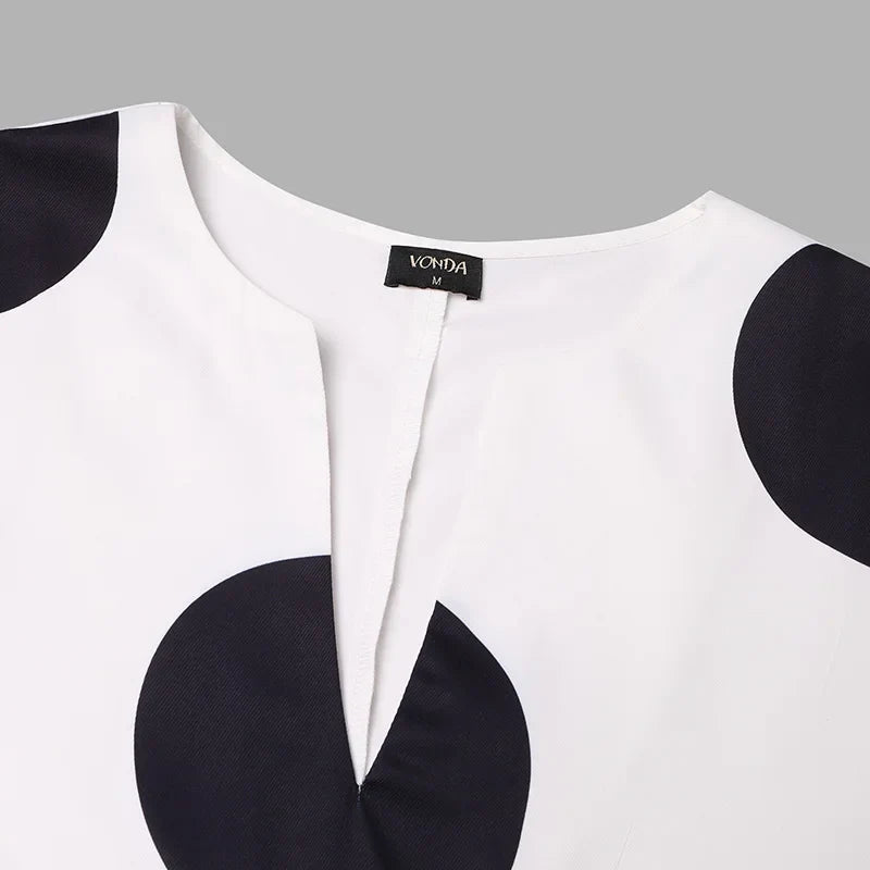 Sophisticated black VONDA 5XL Maxi Dress with short sleeves, designed for middle-aged women seeking elegance and comfort.