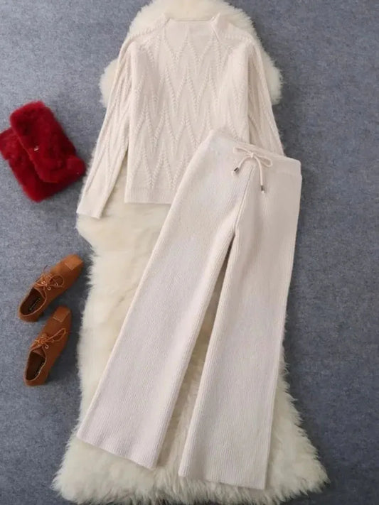 Stylish high waist baggy pant set for women, showcasing a soft Korean tracksuit ideal for casual chic moments during winter.