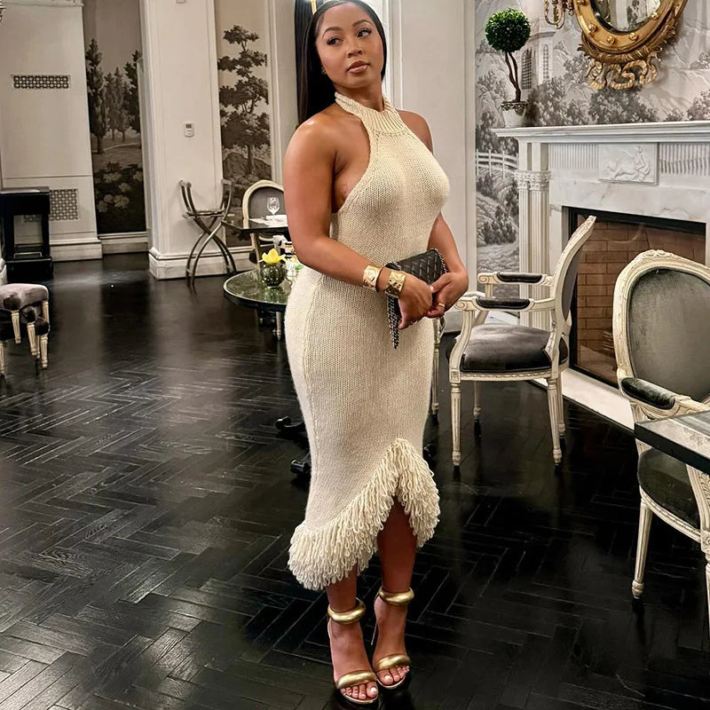 Detail shot of the luxurious materials used in the CM.YAYA Women’s Dress, highlighting the combination of acrylic and spandex for a perfect fit.