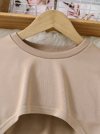 Elegant 2-piece outfit showcasing a trendy pullover design with O-neck collar, ideal for autumn styling for girls aged 8-12.