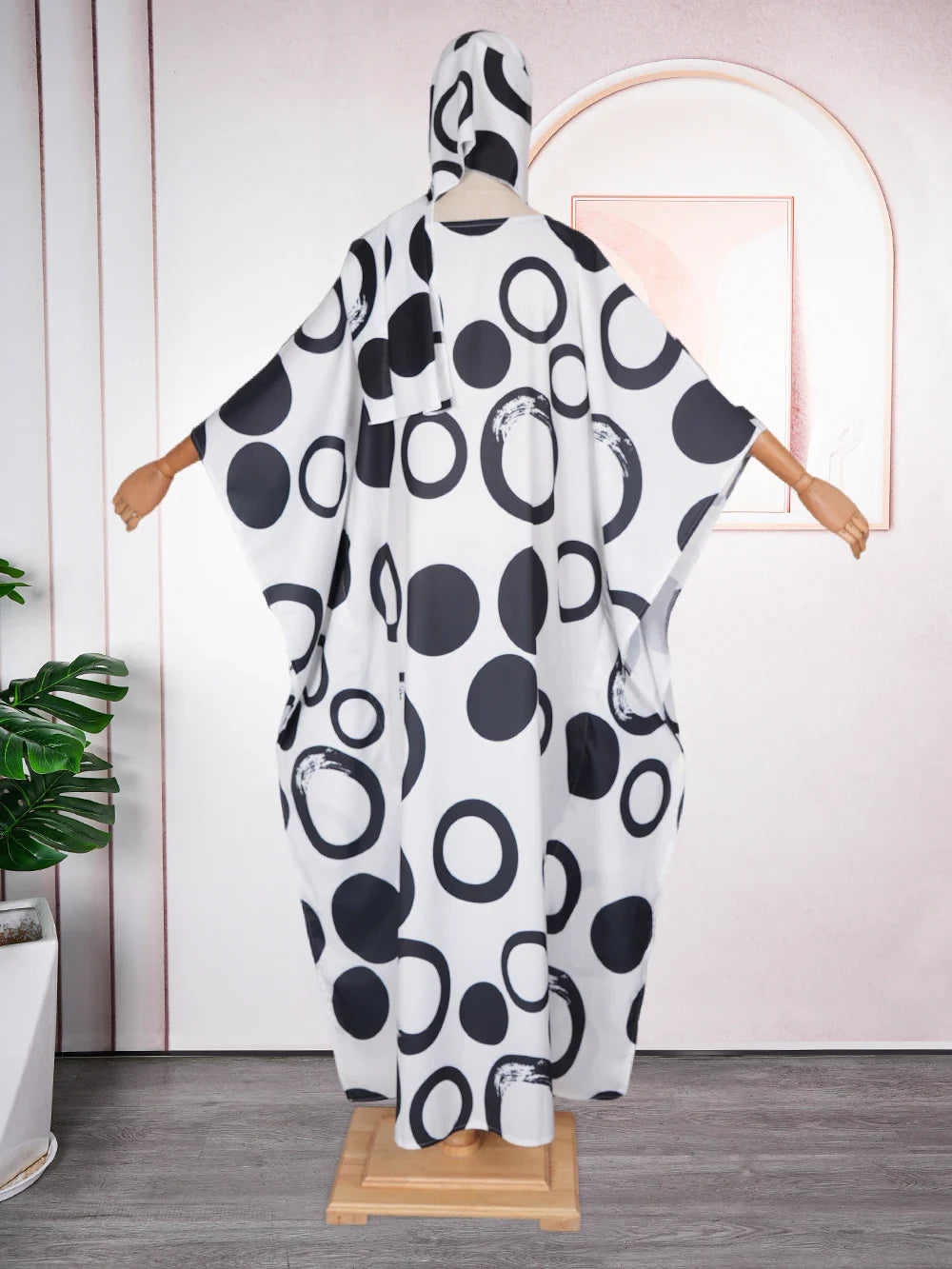 Luxury chiffon abaya showcasing elegant design for women, perfect for weddings and special occasions.