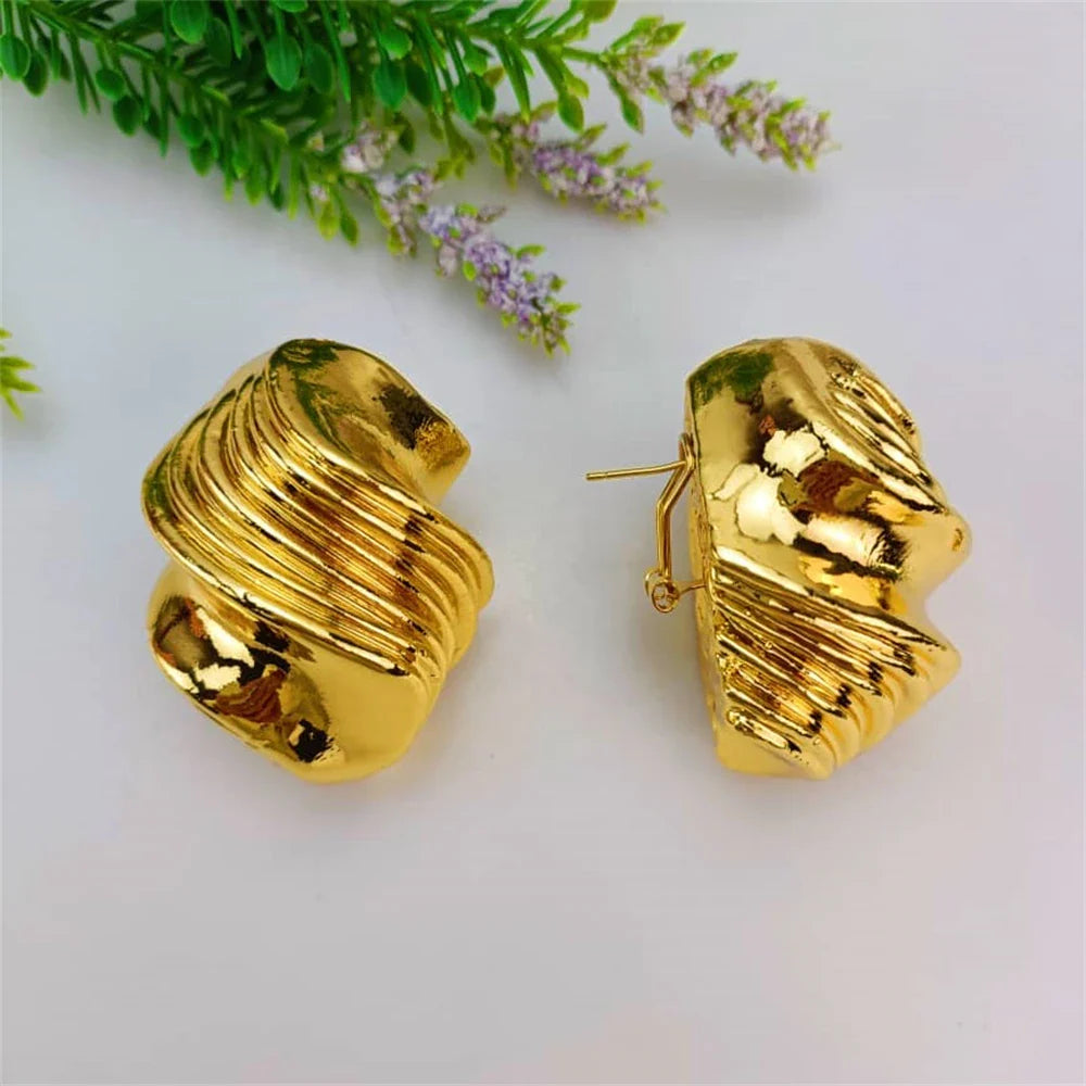 Sophisticated earrings included in the luxury EMMA Women’s Jewelry Set, designed for weddings and formal events.