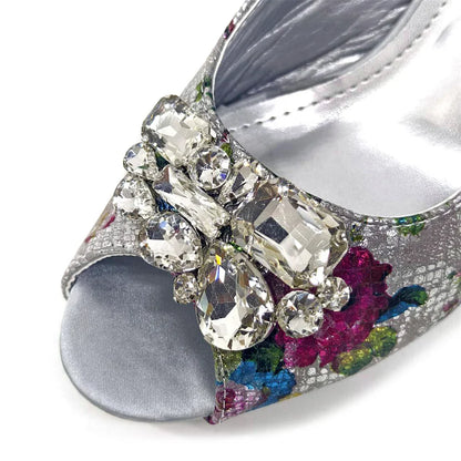 Coordinated image of Venus Chan gold colour matching set, featuring elegant sandals and handbag ideal for upscale events and celebrations.