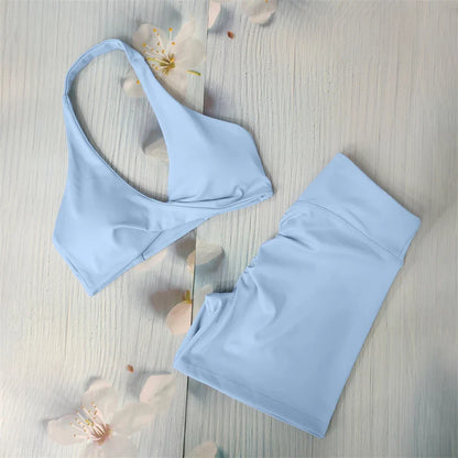 Sophisticated sports outfit for women, combining comfort and style with quick-dry material and a flattering cross waist.