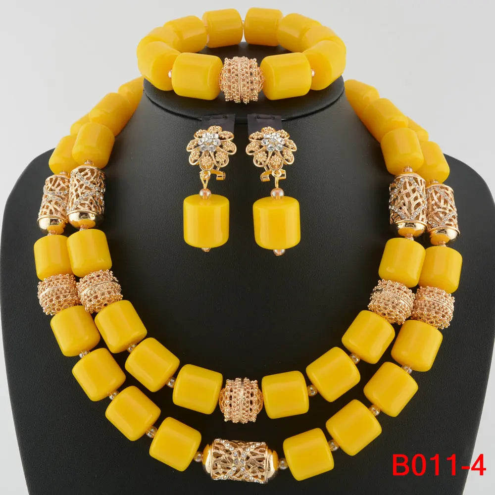 Beautiful bracelet from the luxurious African wedding jewelry set, featuring exquisite resin beads, perfect for weddings and elegant events.