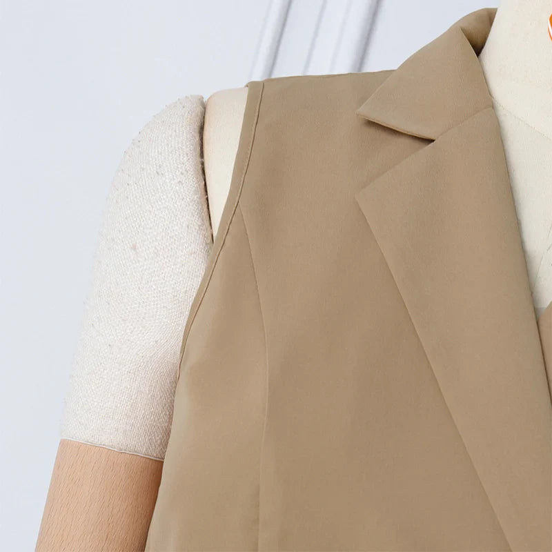 Stylish display of the ankle-length VONDA jumpsuit, illustrating the casual yet sophisticated aesthetic of this plus size fashion piece for women.