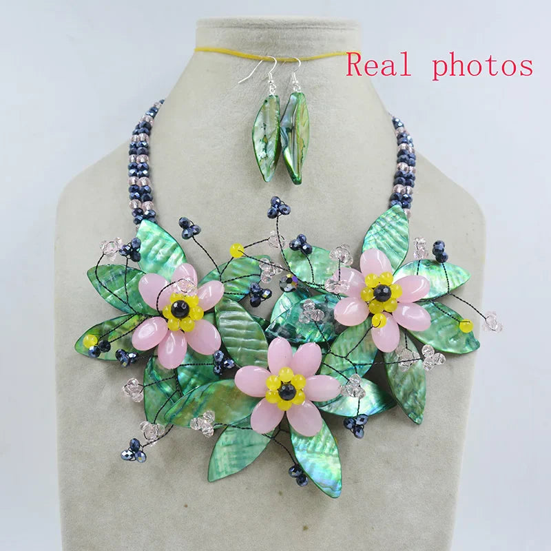 Exquisite wedding necklace for women featuring a unique moon shape and luxurious copper metal accents.