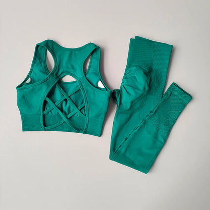 Stylish women's sports bra from the seamless fitness suit, offering exquisite support and luxurious comfort for all your workout needs.