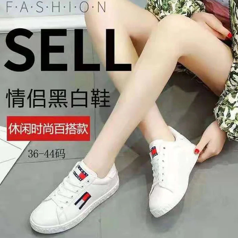 Chic knee-high Chelsea cowboy boots for women in modern design, showcasing a square heel and quality craftsmanship, ideal for trendy autumn outfits.