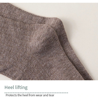 Premium casual men's socks, crafted from an exquisite fabric blend, ensuring warmth and sophistication during winter activities.