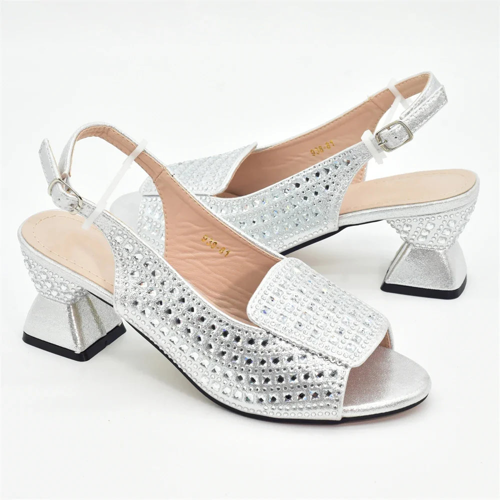 Full view of a glamorous women's shoe and bag set, designed in Italy, highlighting its elegance and perfect fit, suitable for sizes 38-43.