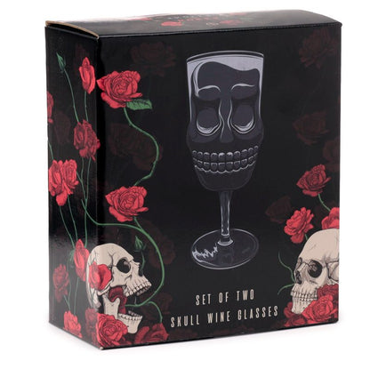 Luxurious Gothic skull head shaped wine glass for an elegant drinking experience, perfect for gothic decor and themed parties.