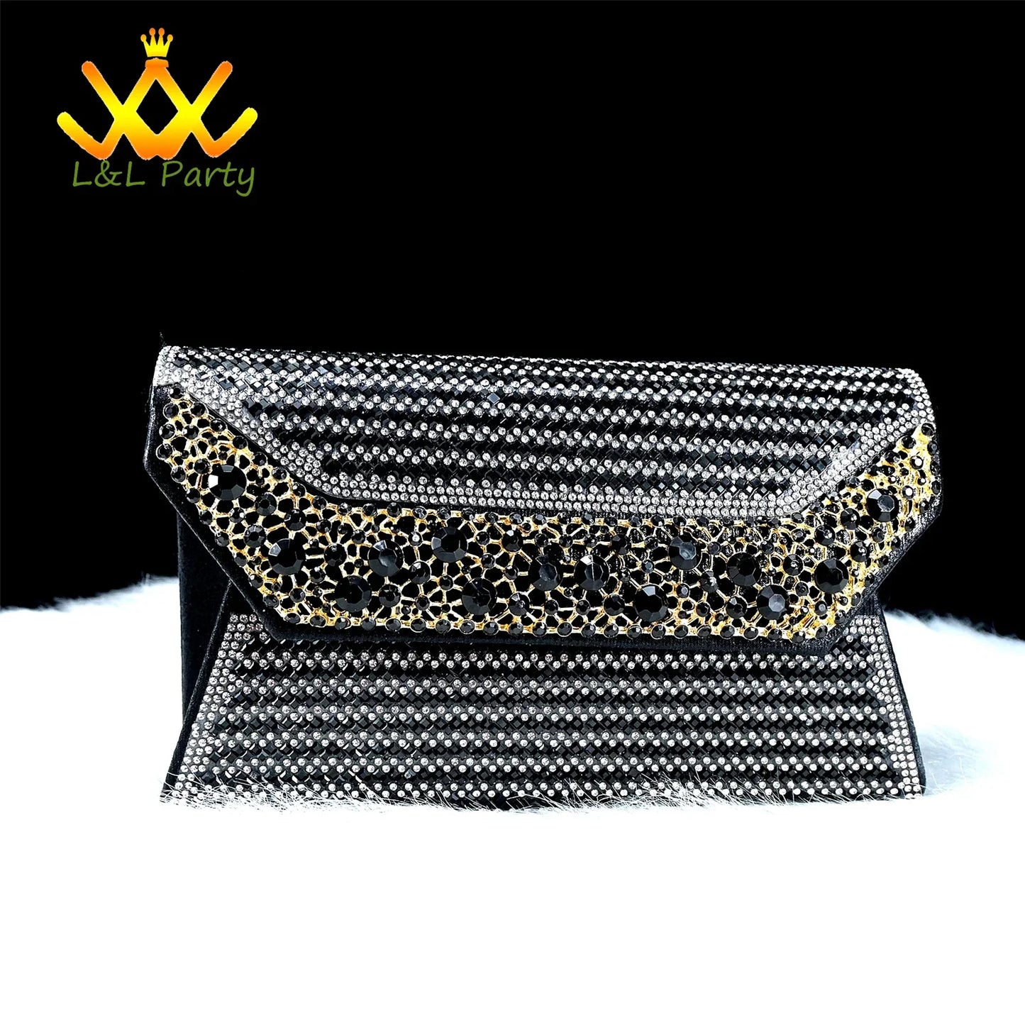 Sophisticated square heel design of Italian women's green sandals, embodying elegance for parties and formal events.