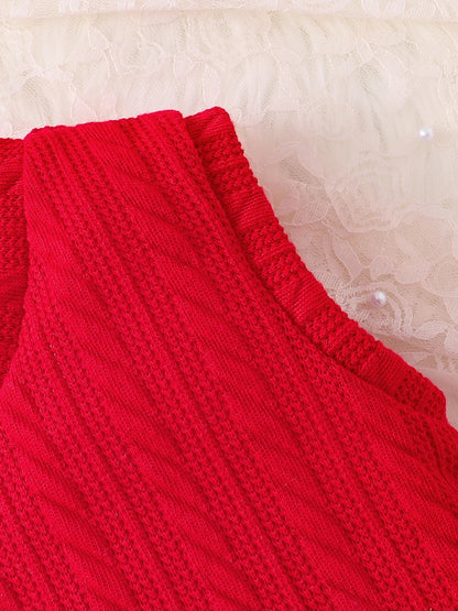 Chic close-up of a luxury red tank top with lace collar from a 3-piece knitted set for girls aged 4-6, designed for elegant autumn wear.