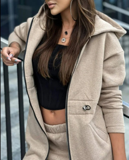 Chic Ankle-Length Pants Featuring a Regular Fit and Elastic Waist, Ideal for Modern Women's Fashion.