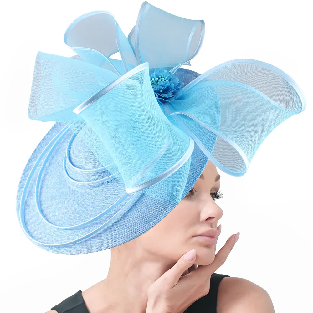 Sophisticated women's fascinator hat in a floral design, ideal for parties and special occasions, showcasing luxury and style.