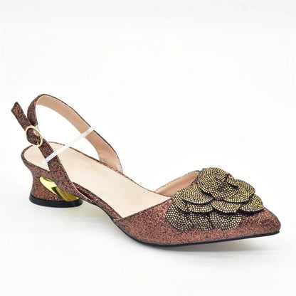 Sumptuous blue women's shoe and handbag combination, designed for comfort and elegance, perfect for summer weddings and festivities.