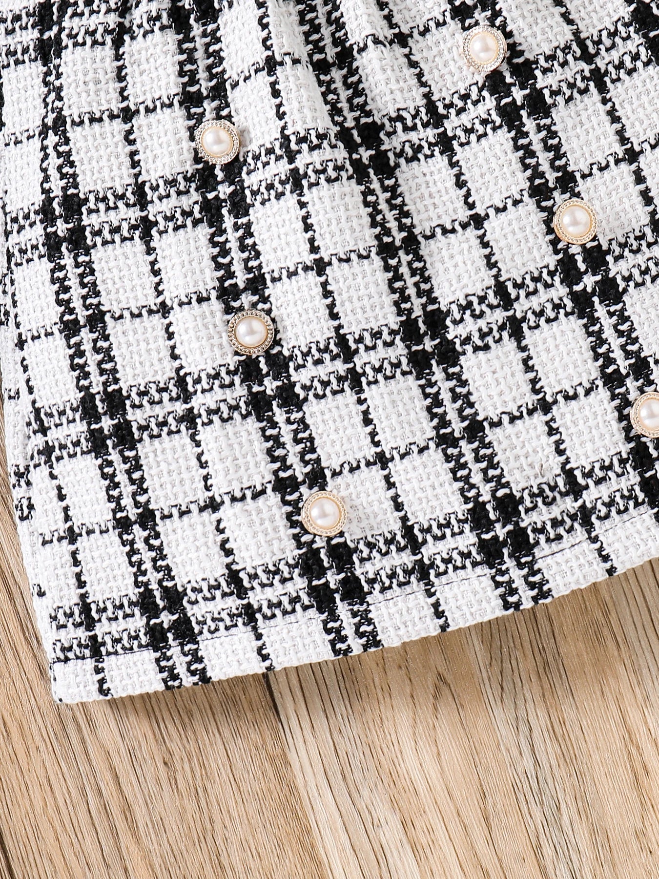 Luxury girls' casual 2-piece knitted top featuring long sleeves and a stylish O-neck design, paired with a chic plaid skirt, perfect for ages 4-6Y during autumn.