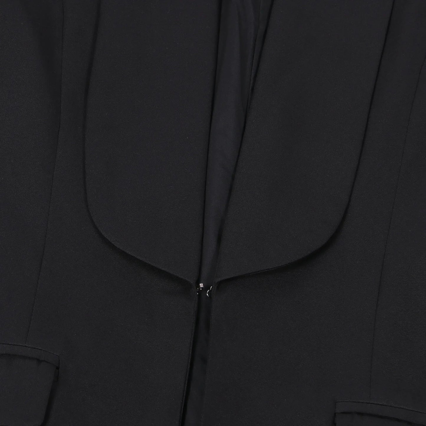 Complete outfit of women's elegant blazer coat and wide leg pants, presented in a luxurious solid colour, perfect for sophisticated autumn/winter fashion.